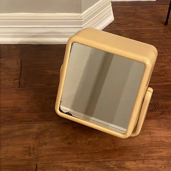 Genuine True MirrorSee The Real You Through This Non-Reversing Mirror